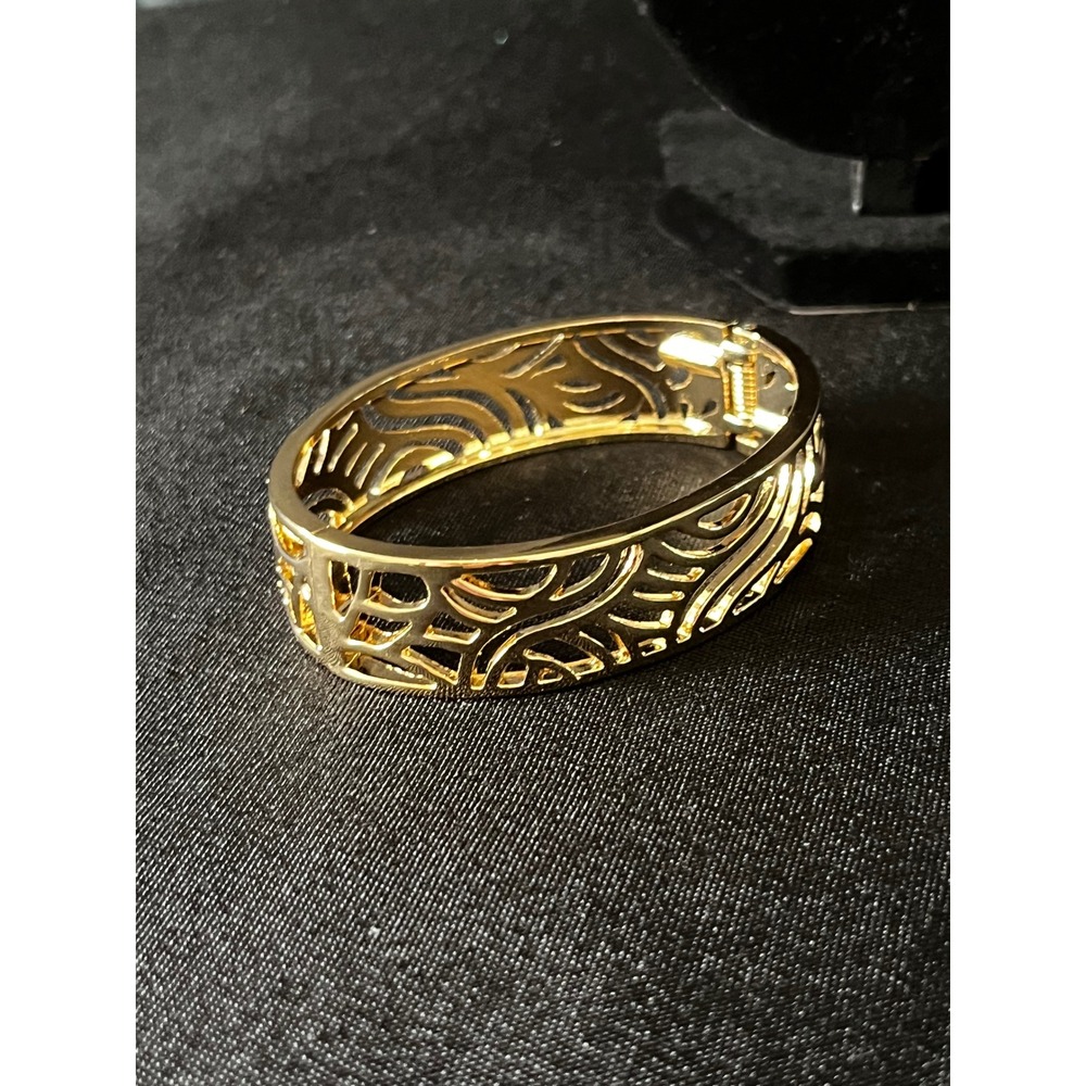 Gold Tone Bangle Bracelet‎ Openwork Design with Clear Rhinestones - Picture 7 of 8